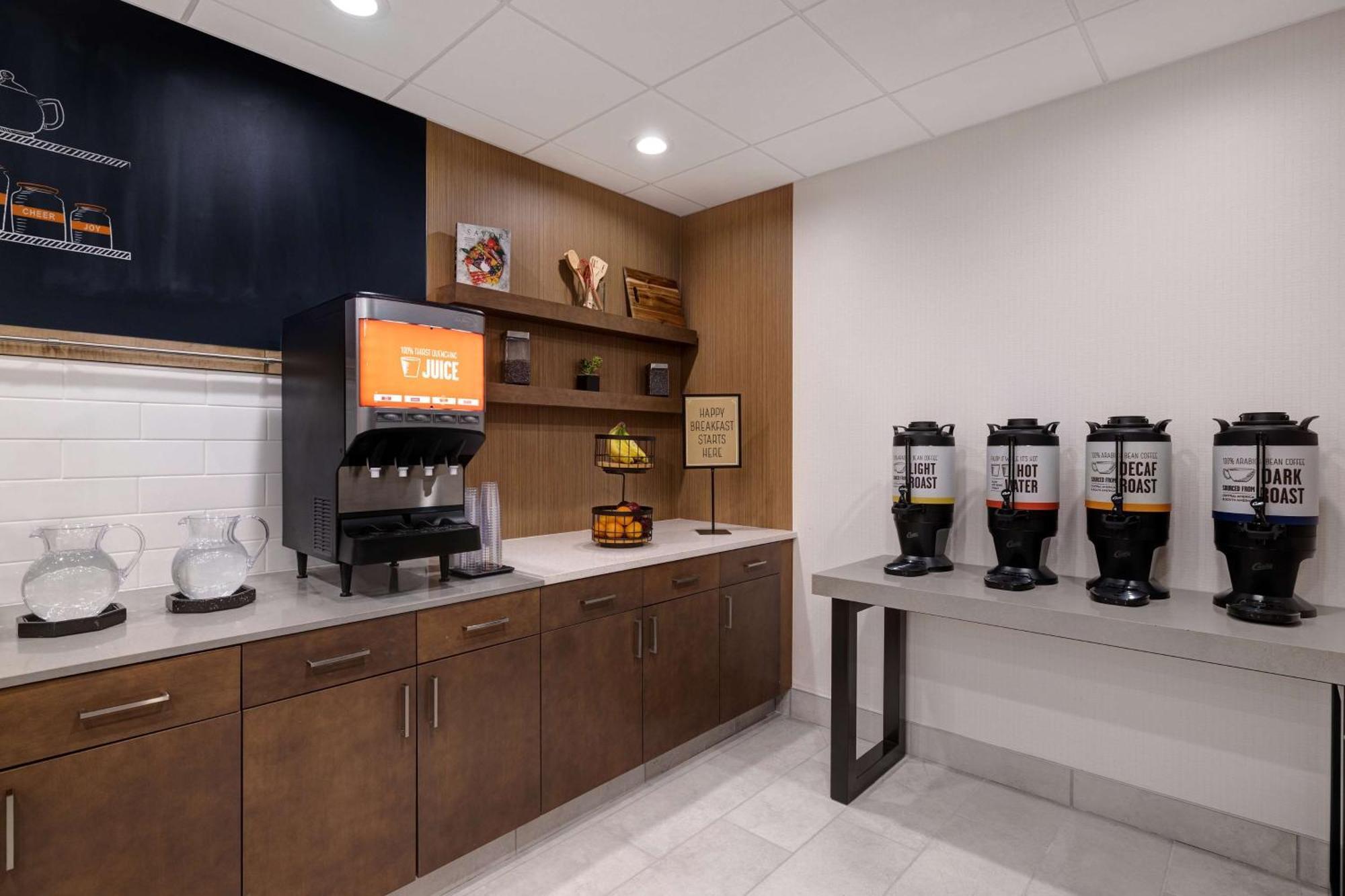 Hampton Inn & Suites Marina Dış mekan fotoğraf