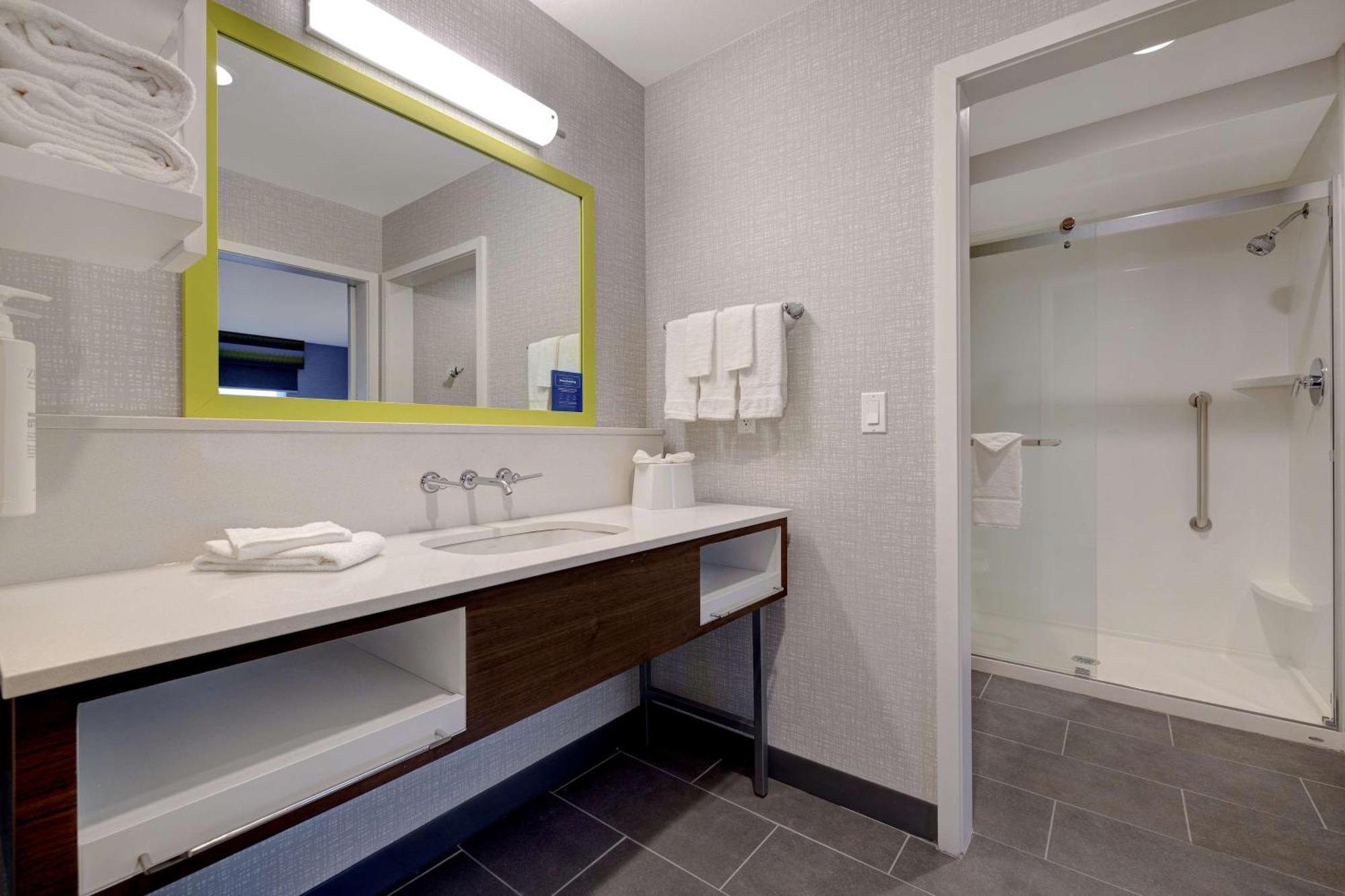 Hampton Inn & Suites Marina Dış mekan fotoğraf