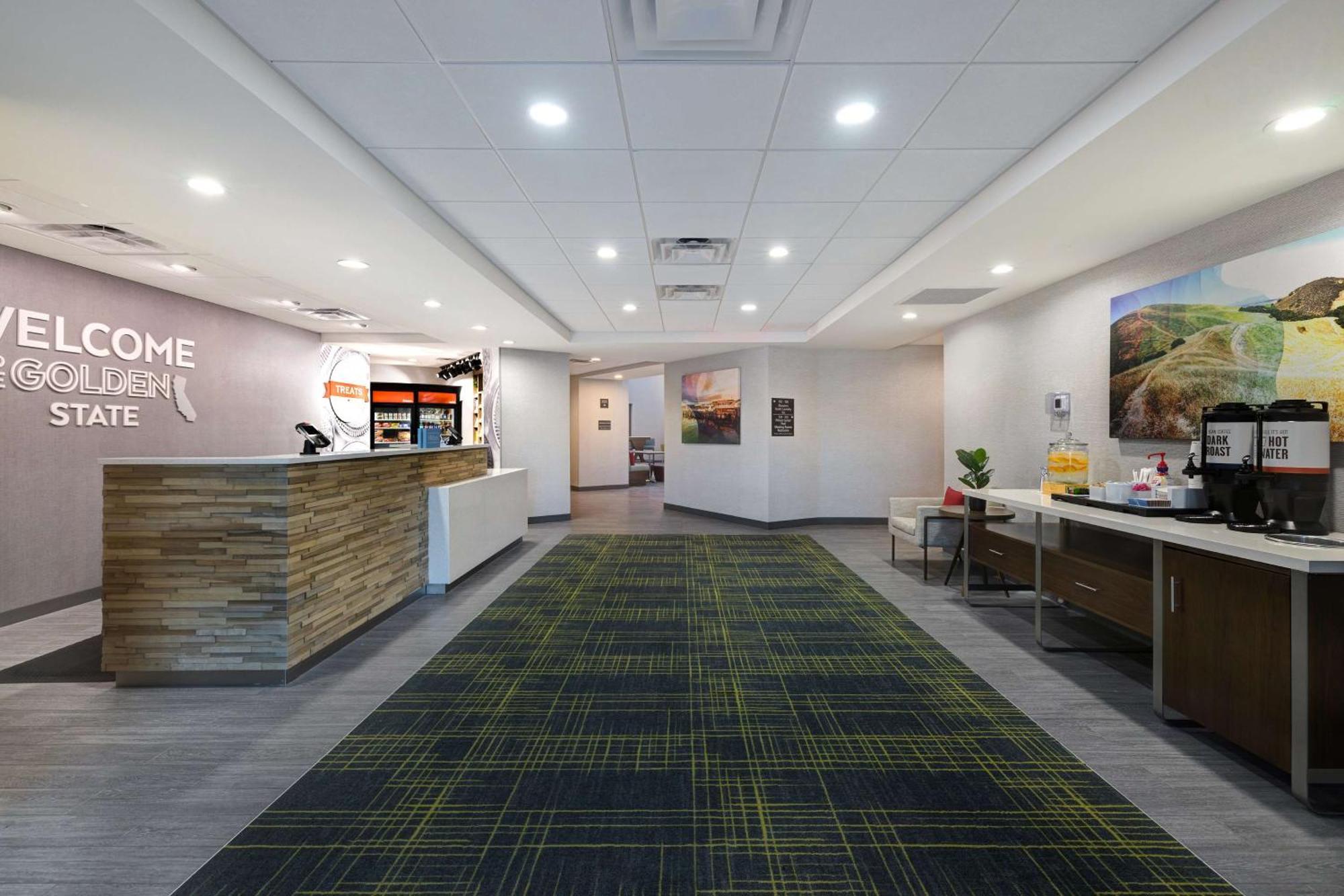 Hampton Inn & Suites Marina Dış mekan fotoğraf