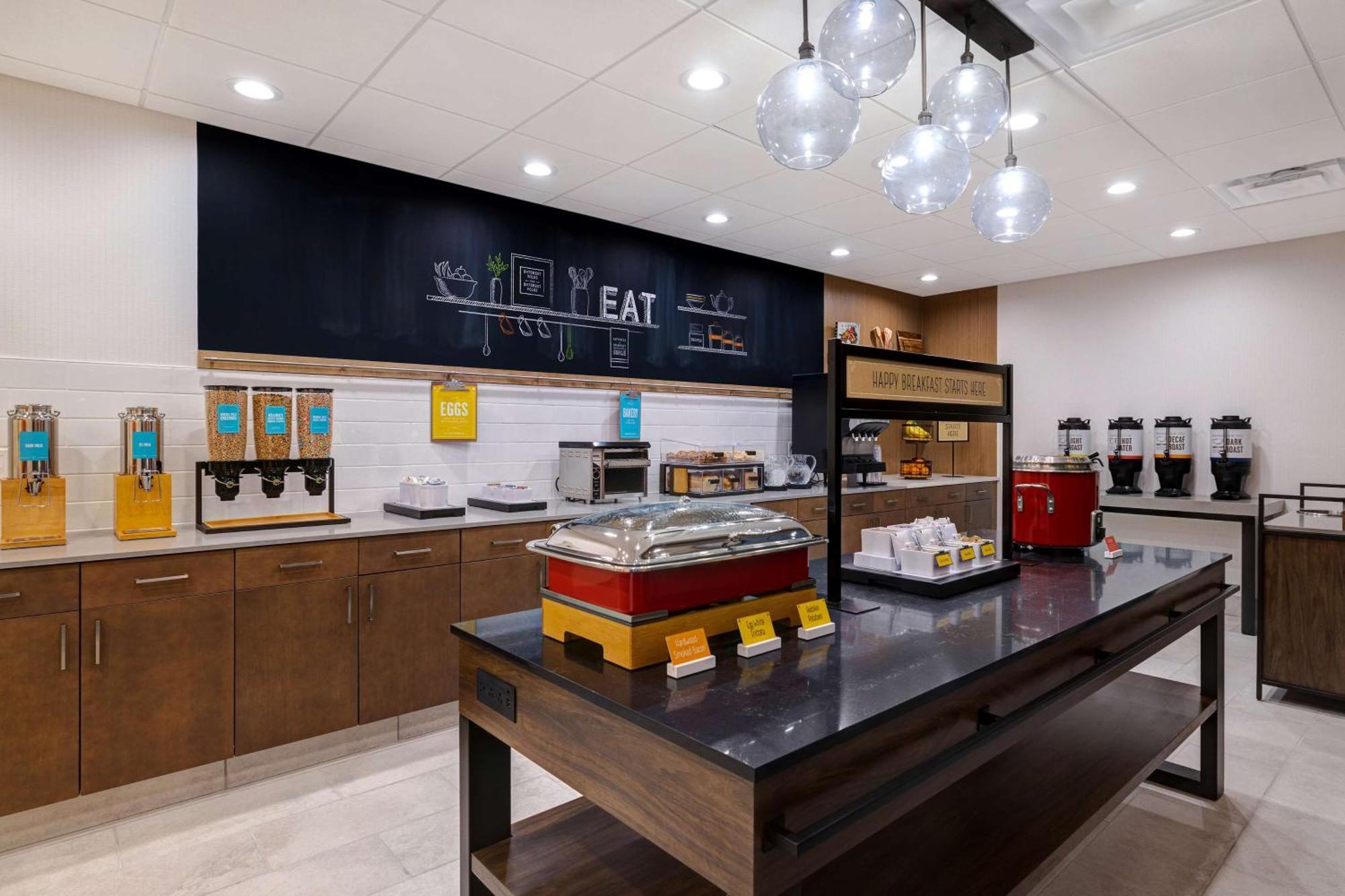 Hampton Inn & Suites Marina Dış mekan fotoğraf